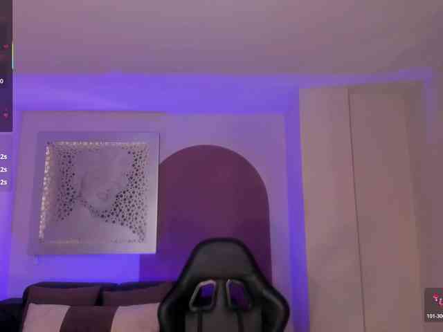 MayaMoretti webcam