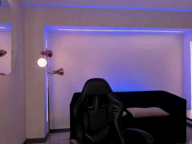 MayaMoretti webcam