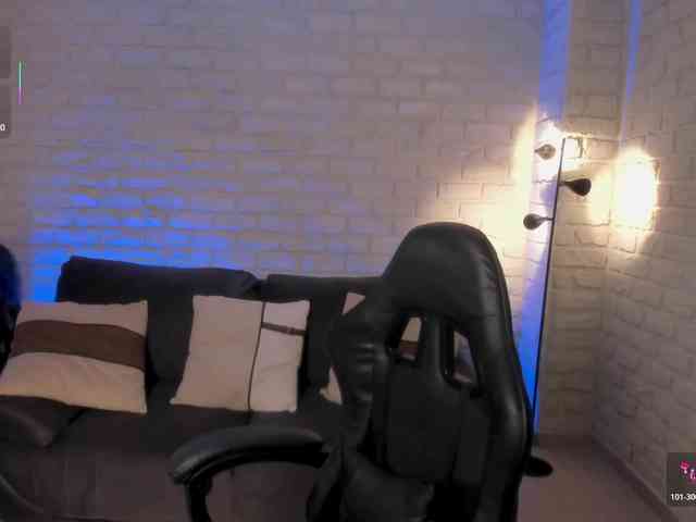 MayaMoretti webcam