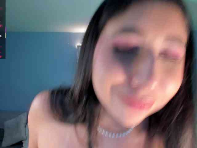 MayaMoretti webcam
