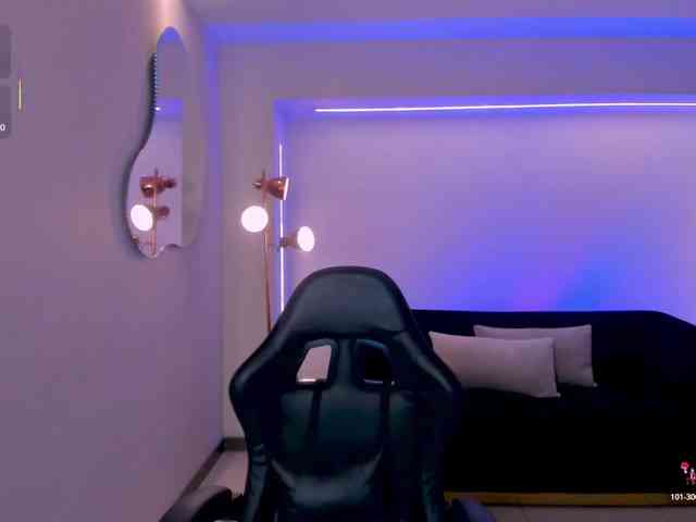 MayaMoretti webcam
