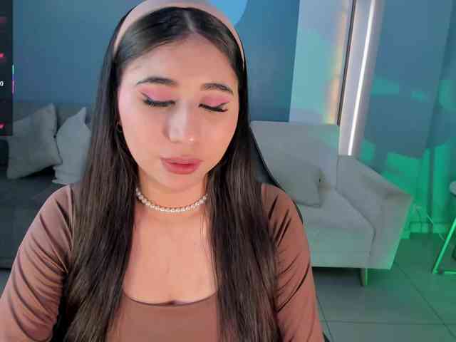 MayaMoretti webcam