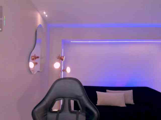 MayaMoretti webcam