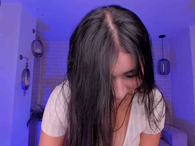 MayaMoretti webcam