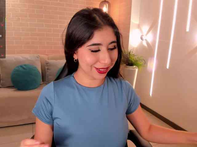 MayaMoretti webcam