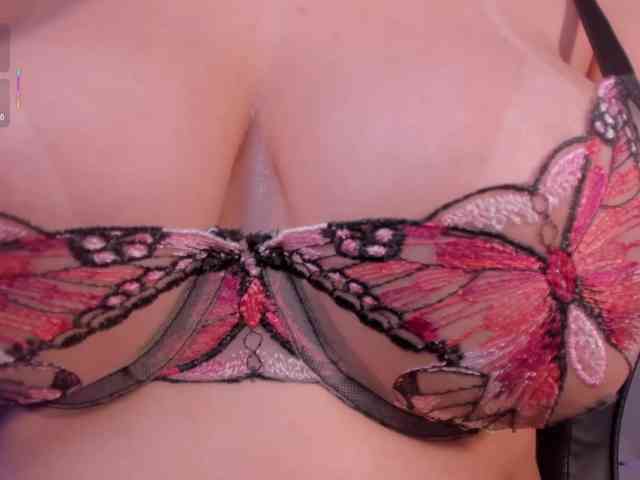 MayaMoretti webcam