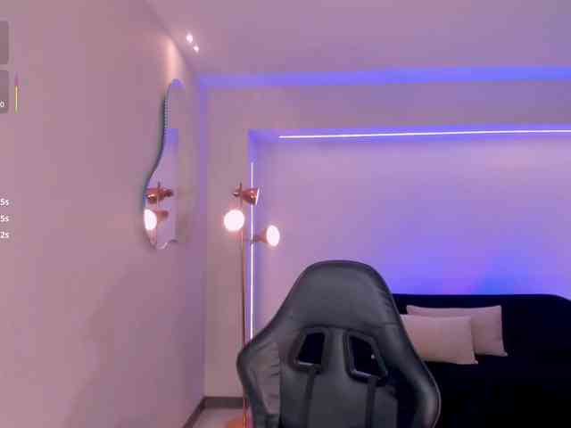 MayaMoretti webcam