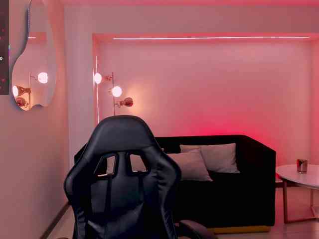 MayaMoretti webcam