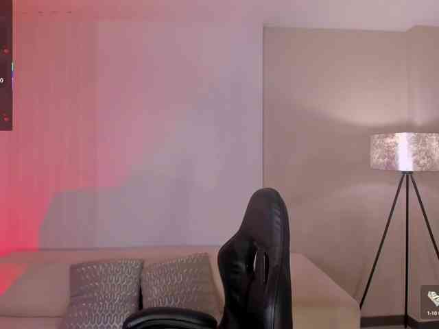 MayaMoretti webcam
