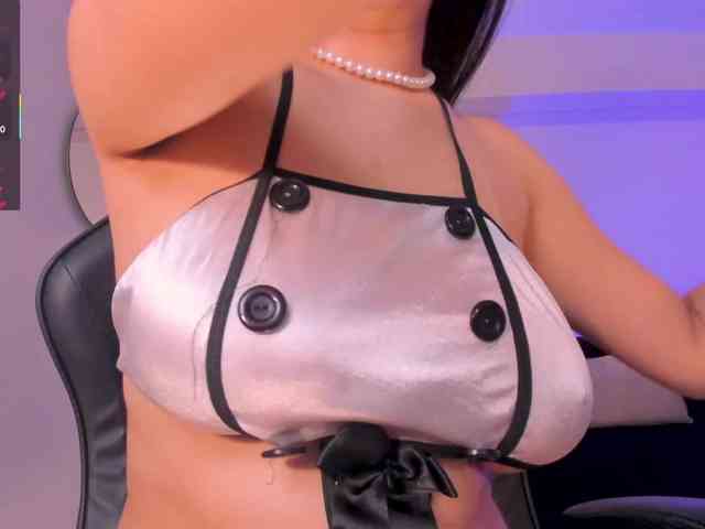 MayaMoretti webcam