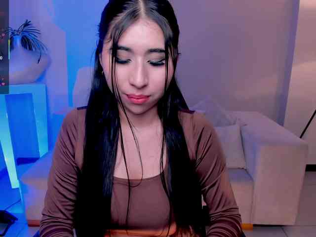 MayaMoretti webcam