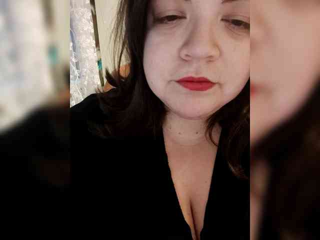 SweetAndCurvy webcam