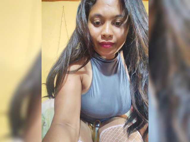 Brendah23 live webcam show