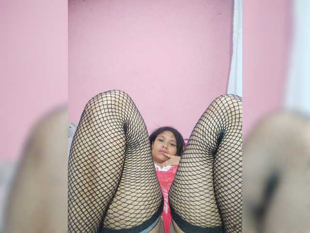 Brendah23 live cam on BongaCams