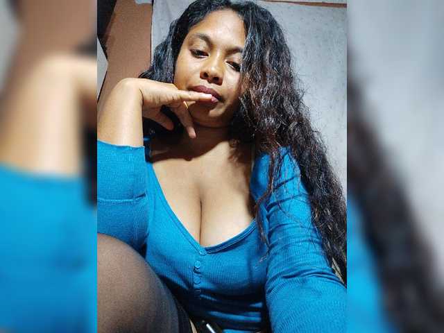 Brendah23 live cam on BongaCams