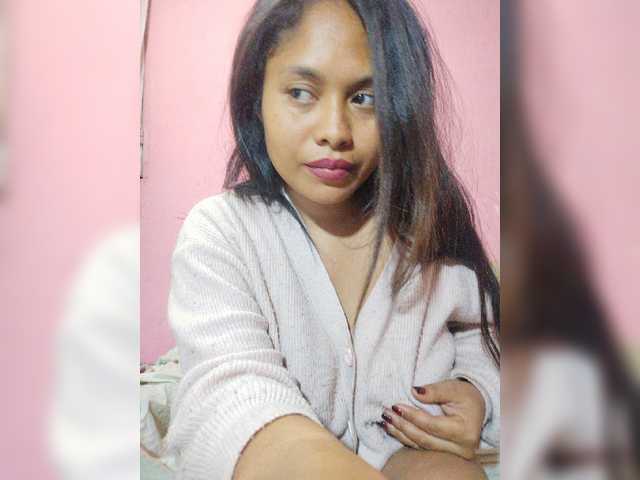 Brendah23 live cam on BongaCams
