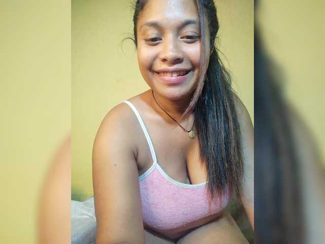 Brendah23 live cam on BongaCams