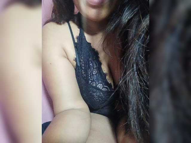 Brendah23 live cam on BongaCams