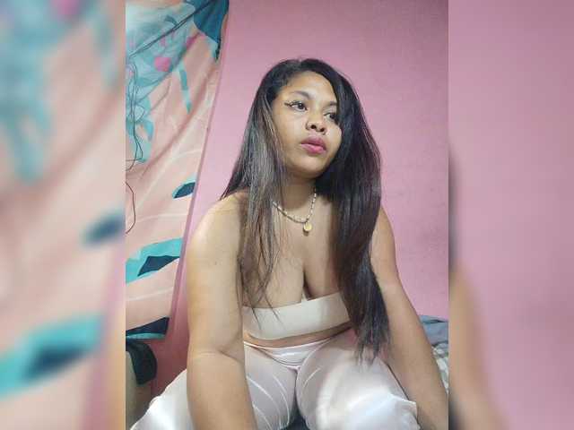 Brendah23, en directo ahora en BongaCams
