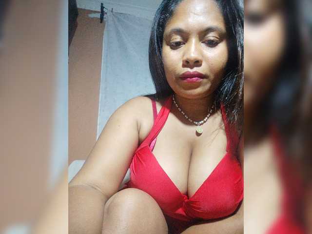 Brendah23 live cam on BongaCams