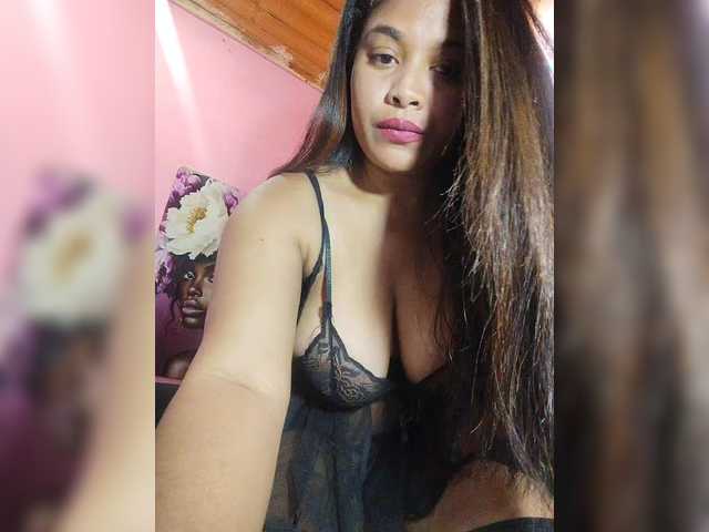 Brendah23 live cam on BongaCams