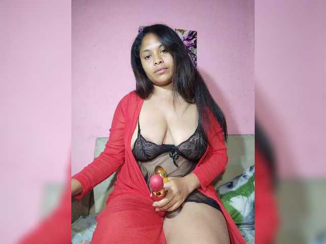 Brendah23 live cam preview