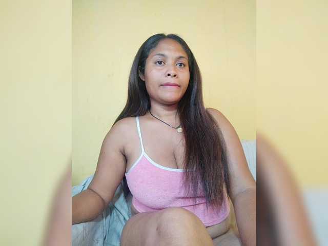 Brendah23 live cam on BongaCams