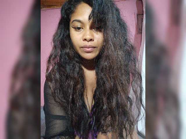 Brendah23 live cam on BongaCams
