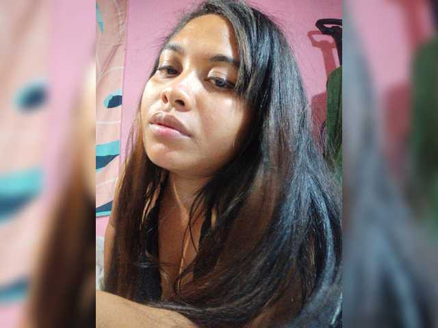 Brendah23 live cam on BongaCams