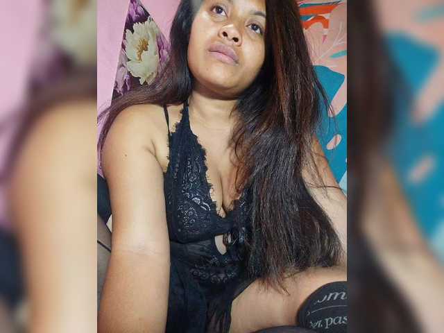 Brendah23 live cam on BongaCams