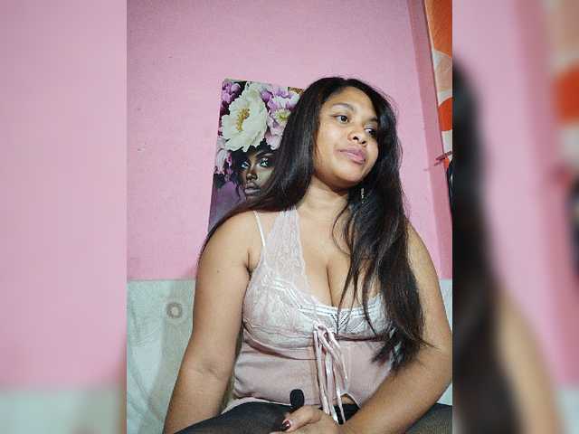 Brendah23 live cam on BongaCams