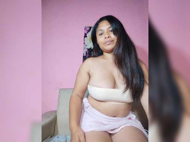 Brendah23 live cam preview