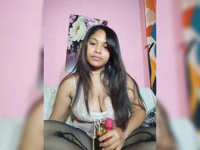 Brendah23 live cam on BongaCams