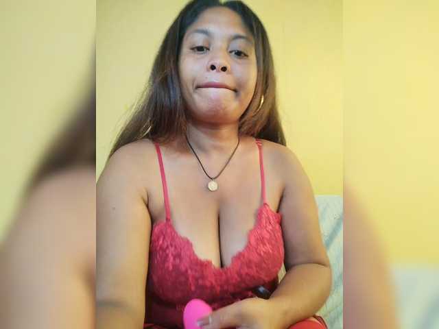 Brendah23 live cam on BongaCams
