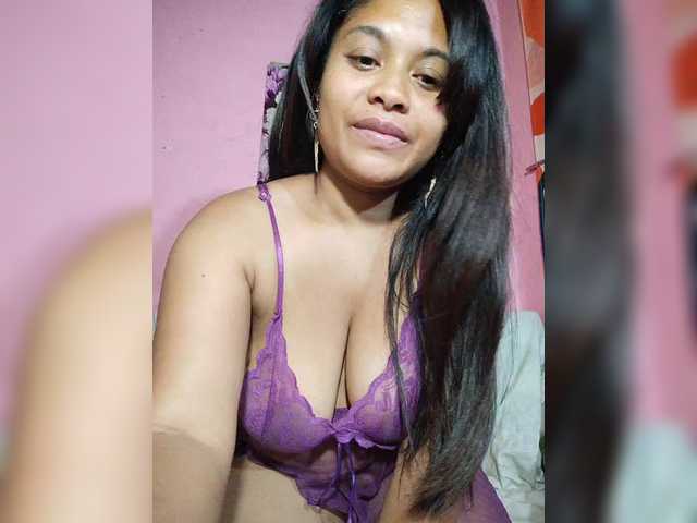 Brendah23 live cam on BongaCams