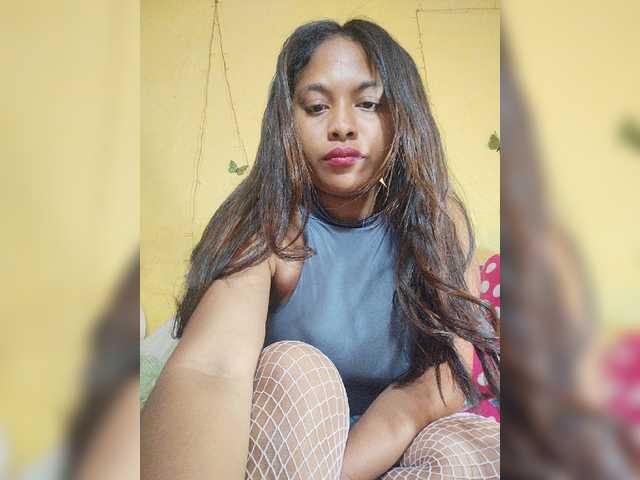 Brendah23 live webcam show
