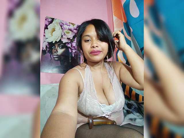 Brendah23 live cam preview