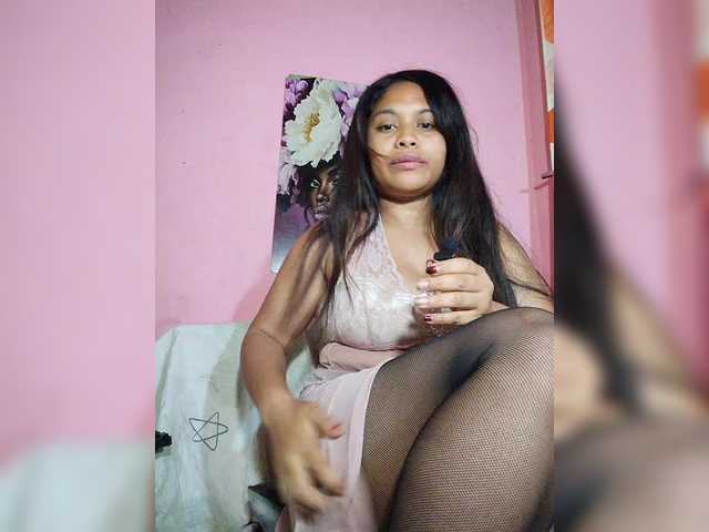 Brendah23 live cam on BongaCams