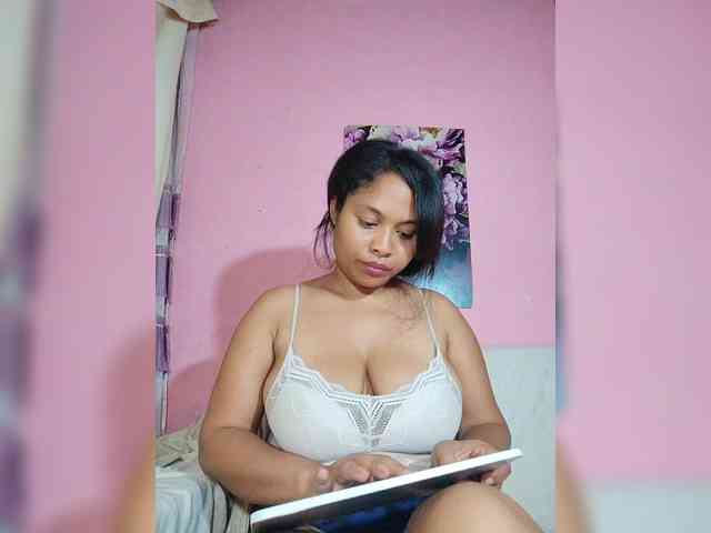 Brendah23 webcam