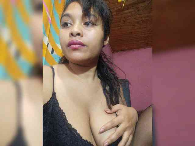 Modèle: Brendah23