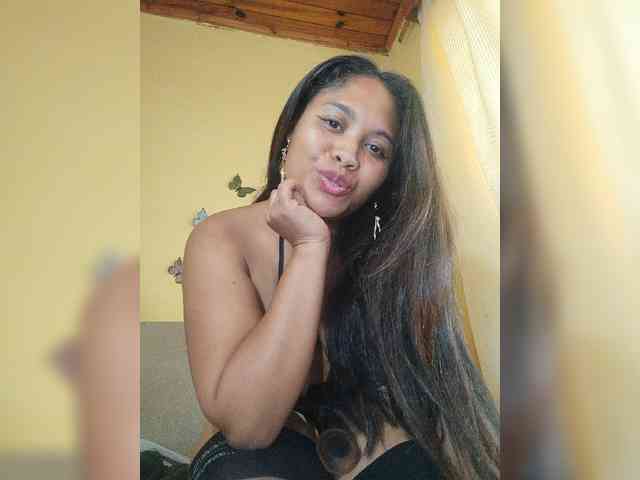 Brendah23 webcam