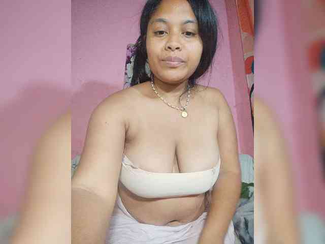 Modèle: Brendah23