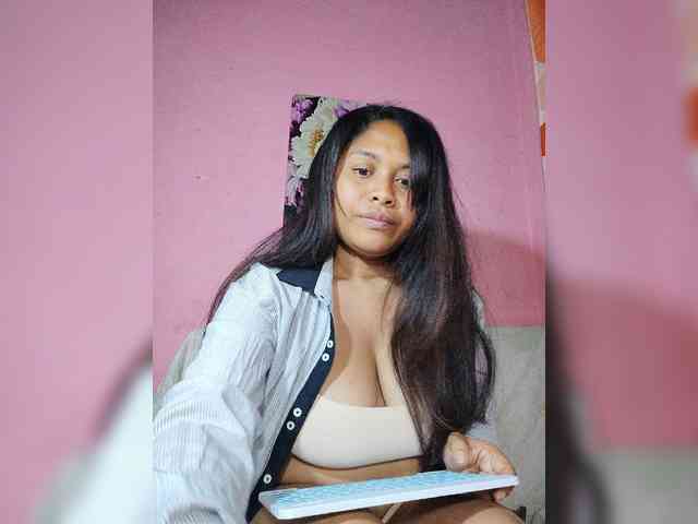 Modèle: Brendah23