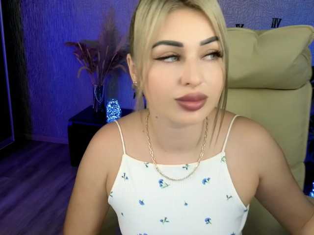 NikaStill live cam on BongaCams