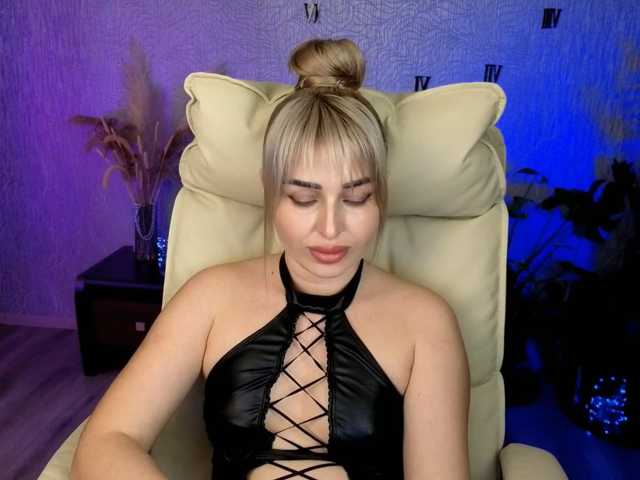 NikaStill live cam on BongaCams