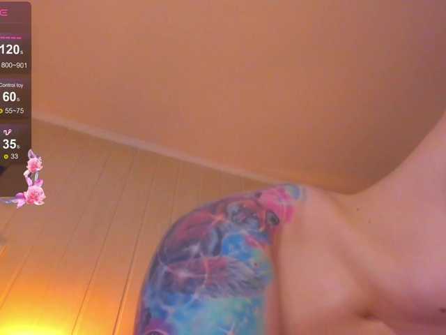 Daddyslittleslutfox live cam on BongaCams