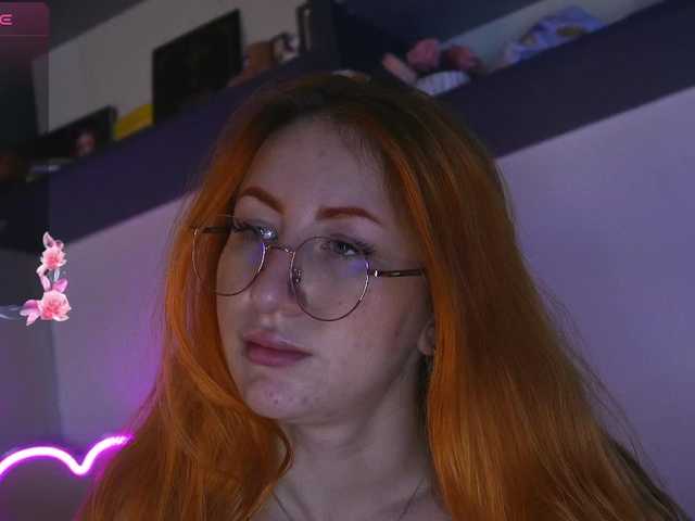 Daddyslittleslutfox live cam on BongaCams