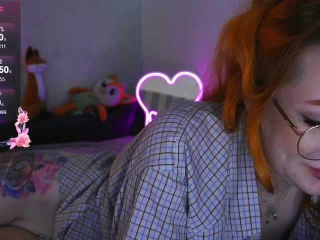 Daddyslittleslutfox live webcam show