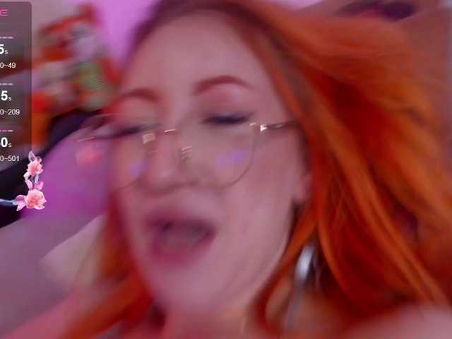 le modèle Daddyslittleslutfox est en webcam porno dans un show sur le site bongacams, il possède les tags suivants: White/Caucasian,Redhead,Trimmed