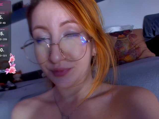 Daddyslittleslutfox live cam on BongaCams